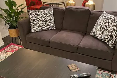 Image de Votre Posh Downtown Anchorage Home away from Home