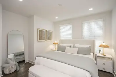 Image de New luxe Downtown Home w / Rooftop ÉNORME! Skyline View! 1. 5m à Broadway!