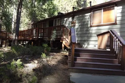 Image de Profitez d'une cabine propre et confortable à l'intérieur du parc national de Yosemite