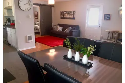 Image de Zen Cottage dans Close In Ne Alberta Arts Area, pour 4 personnes