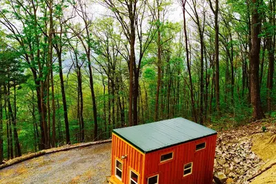 Image de Cabine Shiner Shack. Une expérience rustique dans un excellent emplacement avec HotTub privé!