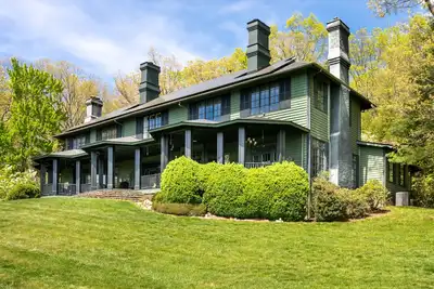 Image de Soleil d'hiver. . Un domaine privé de classe mondiale au sommet d'une montagne à 15 min d'Asheville