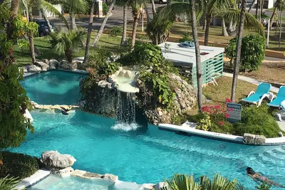 Image de Sunrise Beach Villas - Condo de luxe 1 chambre situé sur Beachfront Resort