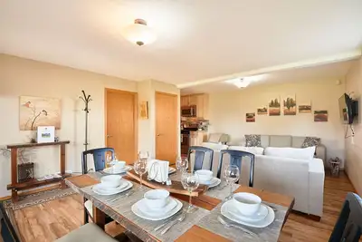 Image de Hazelwood Haven: Suite privée au cœur de la région viticole avec Hot Tub