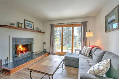 Image de Condo Cosy 2 Br Proche Des Stations De Ski, ACCÈS À La Piscine Et Au Spa, À 5 Min De La Ville!