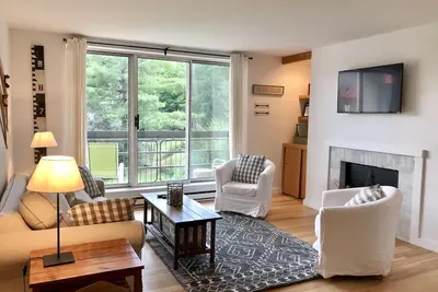 Image de Condo à flanc de montagne à Sugarbush Vt Walk to Resort!