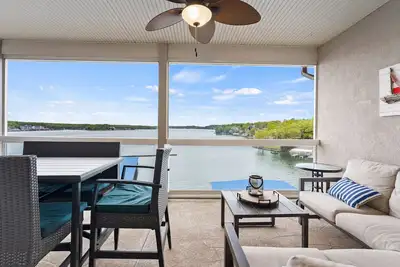 Image de Vue panoramique à couper le souffle - Condo Lands End au dernier étage - 2 min du centre commercial Outlet