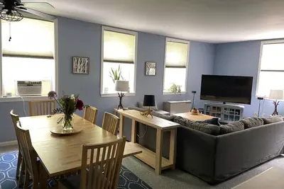 Image de Sweet condo au coeur des Blancs! N. Woodstock / Lincoln