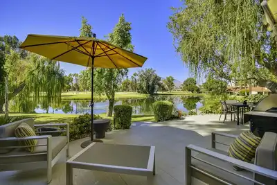 Image de Le Bijou De Couronne: Luxueux Condo, 2 En-Suites, une vue imprenable, Lg Patio ~ géré par Greenday!
