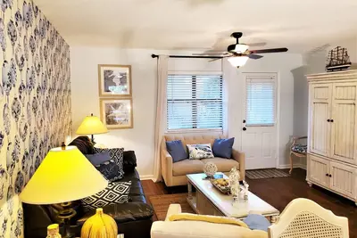 Image de Magnifique 2bed / 2. 5bath à distance de marche du village Pier et de la plage