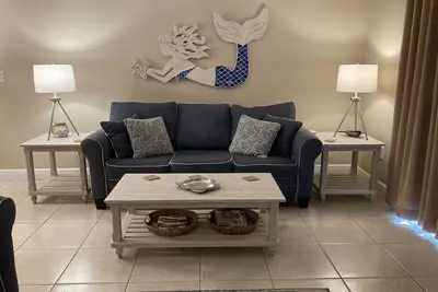 Image de Directement sur la plage! Le 3ème étage est super! Moins de West End bruyant / occupé de la plage!