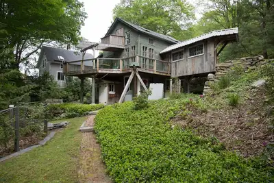 Image de Superbe évasion de cascade artisanale [Promenade au centre-ville]