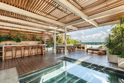Image de Grande Villa de luxe au coeur de Playa del Carmen.