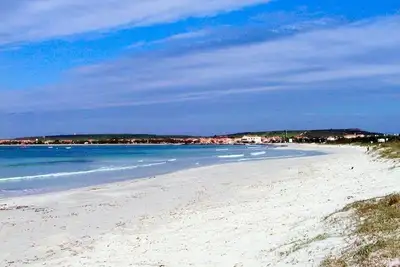Mandriola à quelques pas de la grande maison de vacances à la plage avec 7 lits. . !