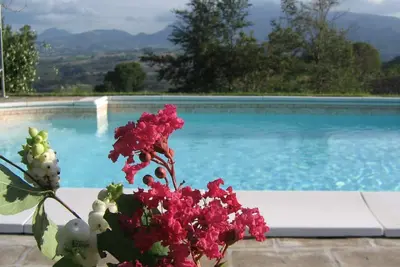 Application Castellonesto-Lilla (2p). avec piscine