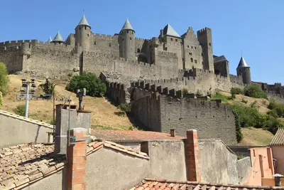 Image de Magnifique vue sur les remparts de Carcassonne Cite (Monet)