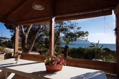 Image de La maison à 150 m de la mer se trouve dans la réserve naturelle de Mount Hood
