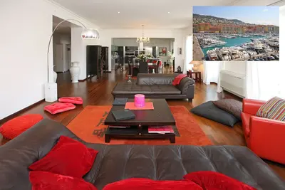 Image de Appartement de luxe 3 ou 4 chambres, 3 salles de bain. Vues 100% port / yachts