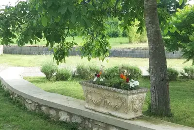 Image de Occitanie, proche Albi, dans un ancien domaine agricole, avec piscine