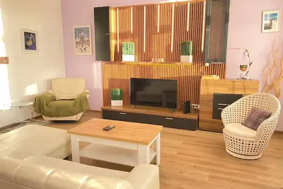 Image de Appartement avec vue sur le Danube et le parc. Près de Gellert Bath et le marché central