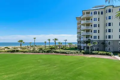 Image de Oceanfront de luxe. Le Ritz-Carlton à 100 pas. Logement privé.