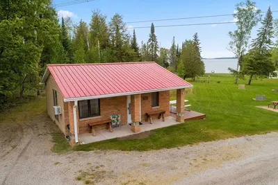 Image de Chalet adorable sur le lac Huron