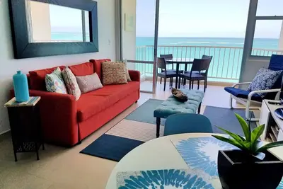 Image de En bord de mer ~ Entièrement rénové ★ Lit King ★ Marbella Del Caribe