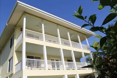 Image de New Luxury Hilltop Villa sur l'île principale (Colon) Juste à l'extérieur de la ville
