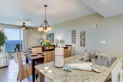 Image de 5 / 4-5 / 11 ouvert! Réduction énorme de 250 $ sur la base!