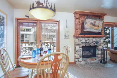 Image de 2 chambres logement dans Ketchum