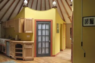 Image de Yourte dans un endroit très privé sur 27 acres Horse Farm w \/ hot tub