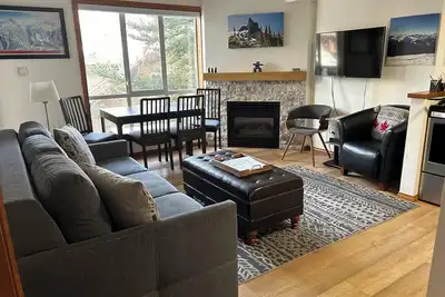 Image de Parfait Village Lieu, marche de tout!