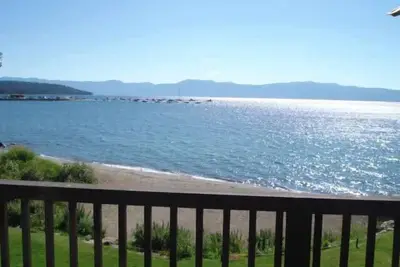 Beach Front Condo Walking Distance de tous les commerces et restaurants