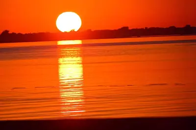 Image de A: Plage, Schlitterbahn, Pêche, Wifi, Salle de sport, Piscine chauffée, Salle de sport, Sauna, Jacuzzi, Surf, Bateau. . .