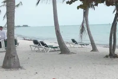 Image de Étapes de la plage et le lever du soleil