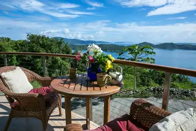 Image de Retraite en couple avec une vue imprenable et un kayak à fond de verre inclus!