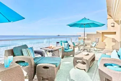 Image de Parfait pour les familles, villa de vacances en bord de mer, promenade jusqu'au quai, restaurants et divertissement!
