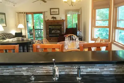 Image de Deer Park 2br Top Flr. Unité d'extrémité avec air cond. / Wi-Fi / Tv 4k 50 \"près de la plage / piscine