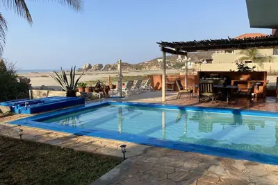 Image de Villa en bord de mer avec piscine privée 3br / 3. 5 Ba sur une plage isolée
