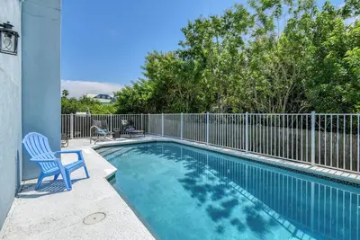 Image de Belle maison récente piscine privée et proche de la plage et de l'Intercoastal