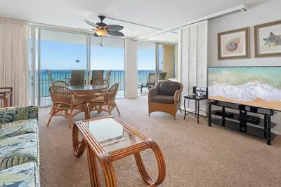 Image de Vues panoramiques spectaculaires sur l'océan! 2 Bdrm / 2 Bth Spring / Summer Savings!
