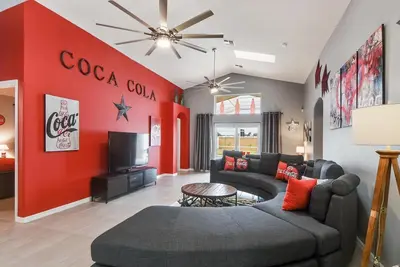 Image de Bienvenue à The Coca Cola Villa, à 5 km de Disney World, piscine / spa privé