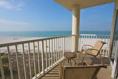 Image de Penthouse / Front de mer / WiFi gratuit, Parking / Piscine chauffée / Gym / Grill / Bar / Equipmen de plage