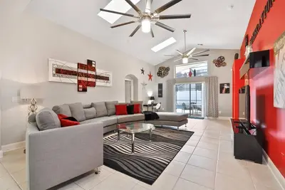 Image de Bienvenue à Celebration Villa, à 5 km de Disney World, piscine / spa orientée sud