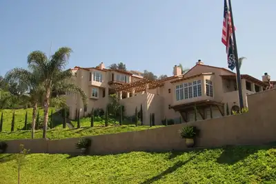 Image de Incroyable maison de vacances Sunset Ocean View Pool Hot Tub, près des attractions de San Diego