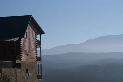 Image de Starr Buck Lodge 7 Bd / 6. 5 Ba / 24 couchages / Belle vue! Récemment rénové!
