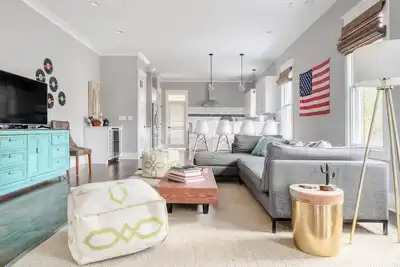 Image de Impressionnant New Construction- Walk to Tonnes de Spots Fun! !