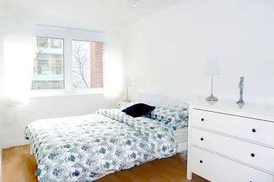 Hou la la! Central Fitzrovia W1 Beauty: Heart of Tourist London. Très grand lit. Wifi gratuit