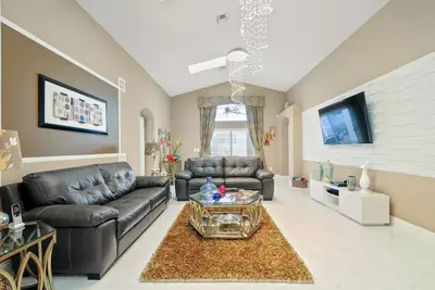 Image de Bienvenue au Magic Modern Castle, à 5 km de Disney World, piscine plein sud