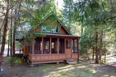Image de Cabine isolée sur Horse Creek, cuisine de camp en plein air, sauna et bain